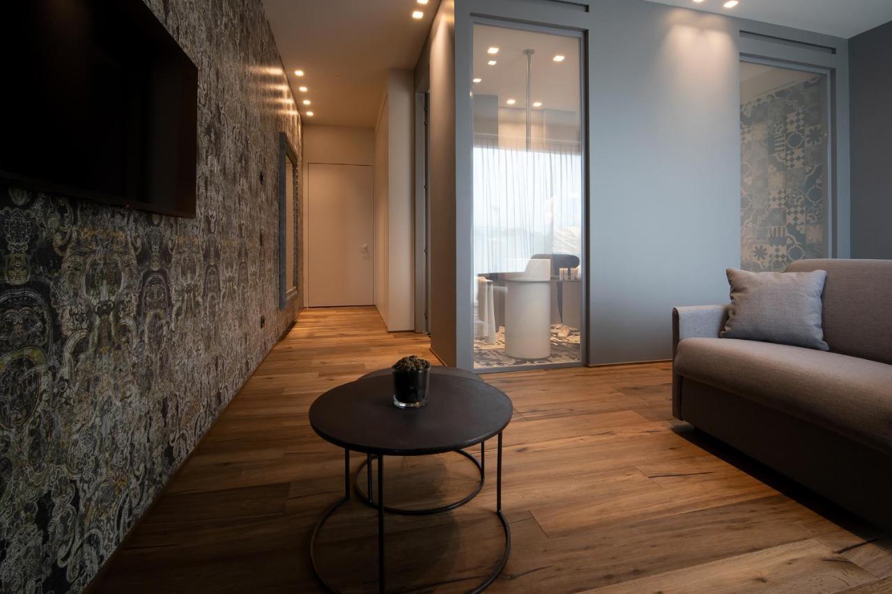 Piccola Maesta' Boutique Rooms Чивітанова-Марке Екстер'єр фото