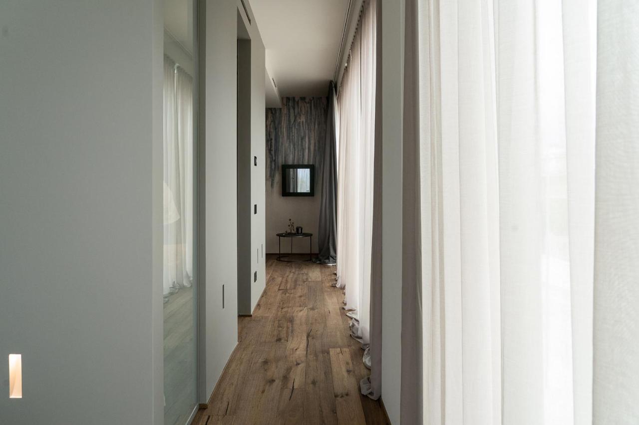 Piccola Maesta' Boutique Rooms Чивітанова-Марке Екстер'єр фото